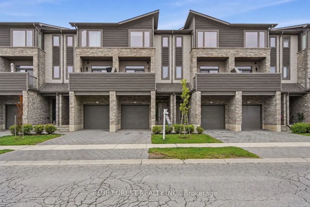 2112 Meadowgate Boulevard, London South