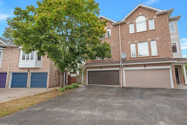 54 Castle Glen Crescent, Kanata