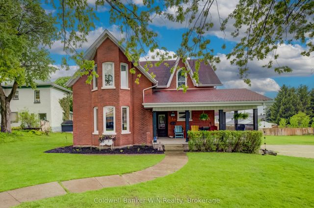 310 Main Street W, Minto