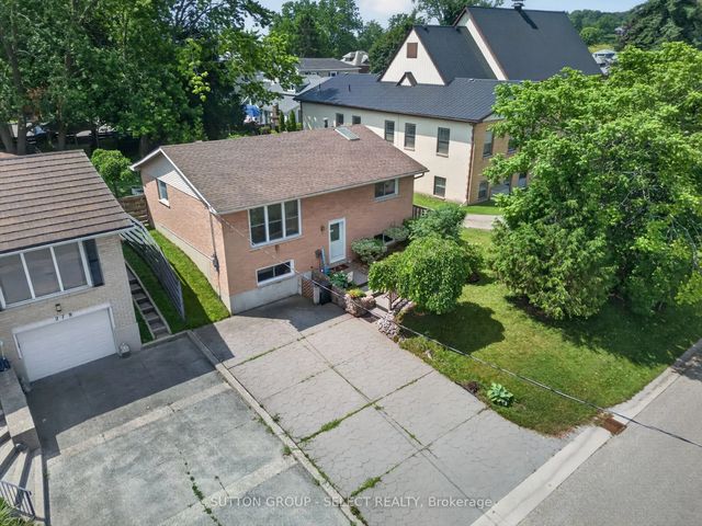 280 Charlotte Street, Central Elgin
