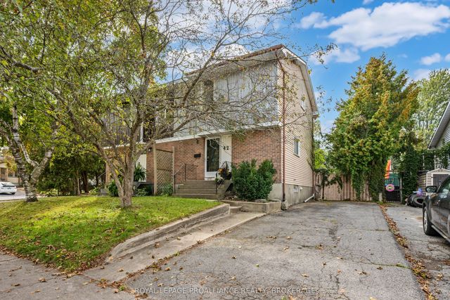 42 Wycliffe Crescent, Kingston