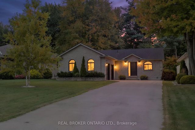 53 Hawtrey Road N, Norfolk