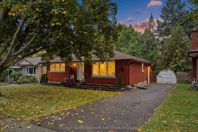82 Knightswood Boulevard, Guelph