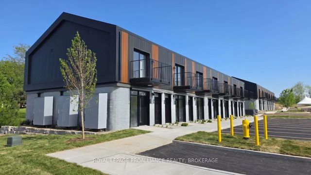 425 Fourth Street 103, Gananoque