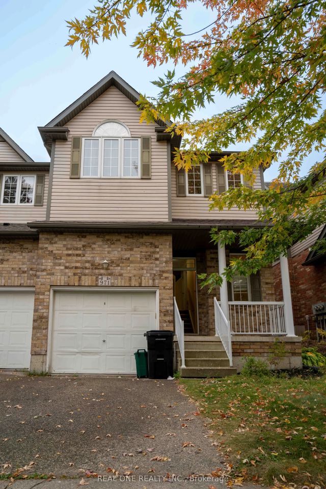 971 Creekside Drive, Waterloo