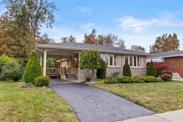 1203 Royal Drive, Peterborough