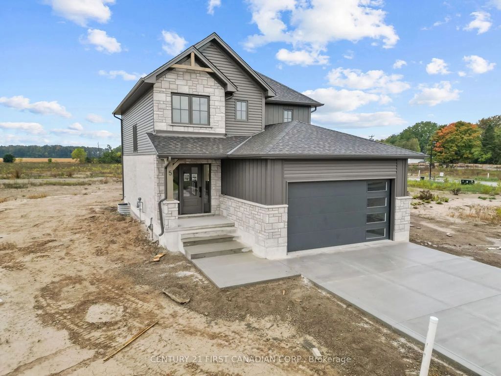 5 Doerr Court, North Middlesex