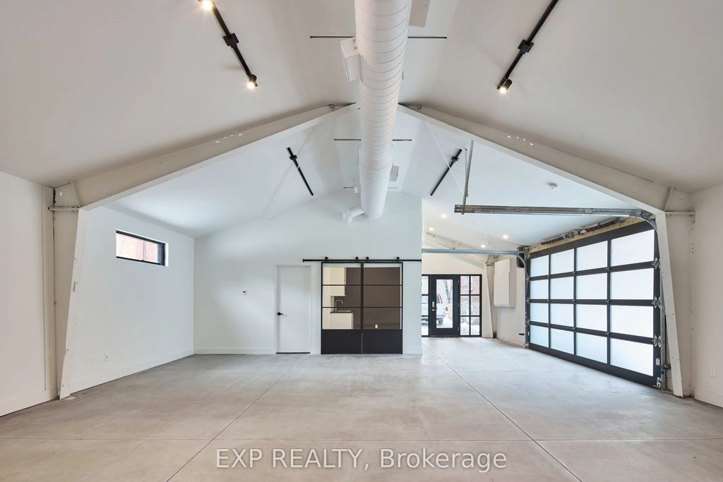 329 Catherine Street, Ottawa Centre