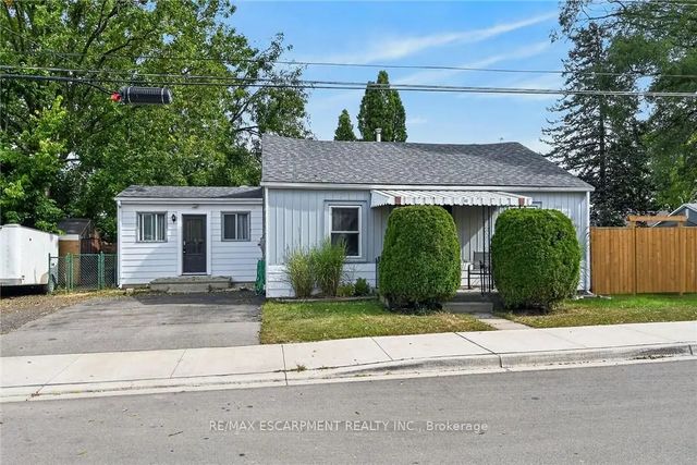 82 Division Street, Brantford
