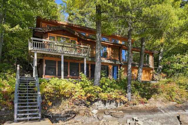 1014 Mackmore Trail, Algonquin Highlands
