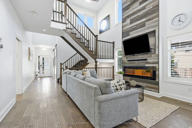 16 Olde School Court, St. Catharines