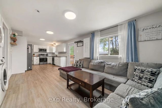 89 College Street E Unit A, Belleville