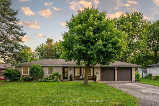 156 John Street N, Minto