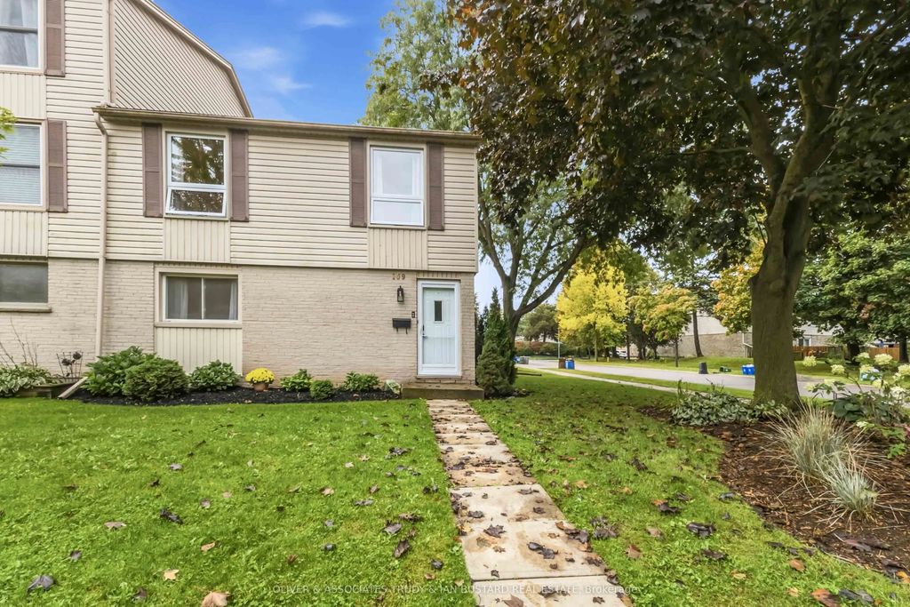 109 Mcmaster Drive E, London South