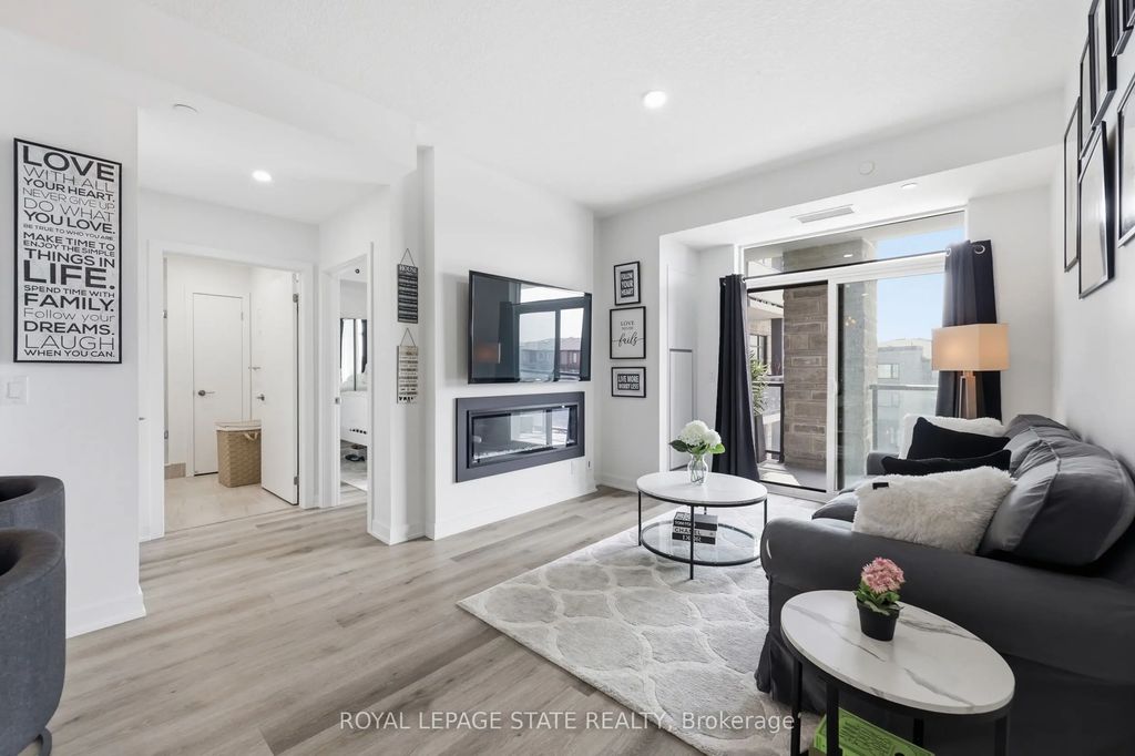 600 North Service Road 301, Hamilton