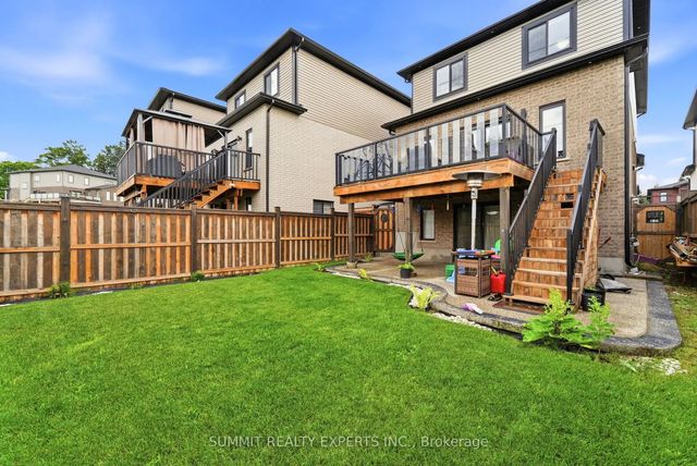 935 Chapel Hill Court, Kitchener