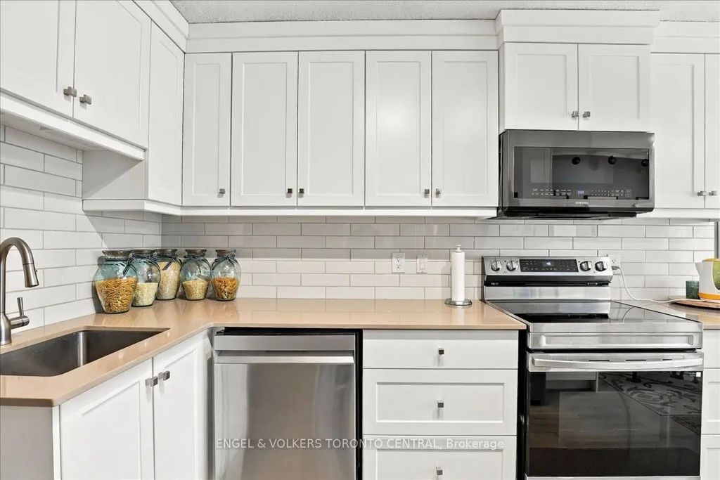 30 Green Valley Drive W #36, Kitchener