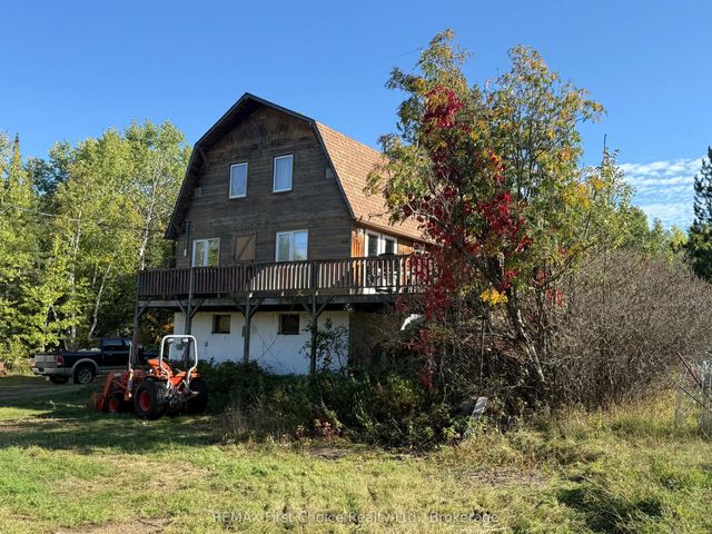 1256 Townline Road, Machin