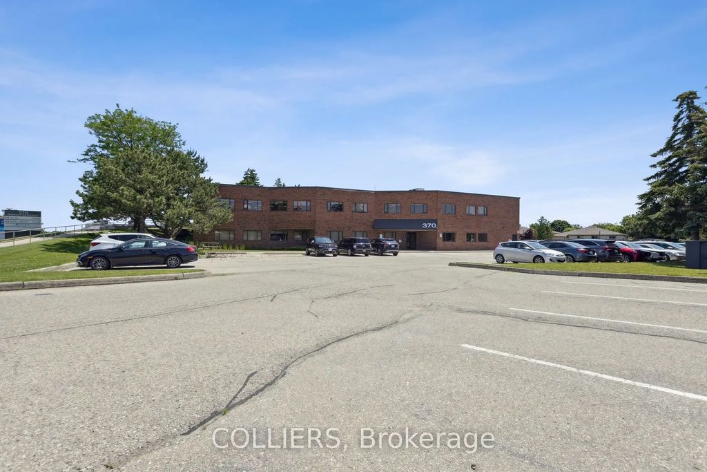370 Speedvale Avenue 102, Guelph