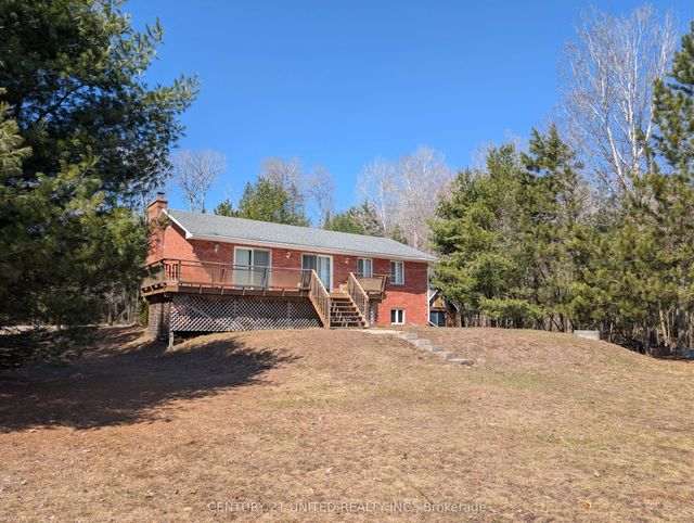 1012 Papineau Lake Road, Hastings Highlands