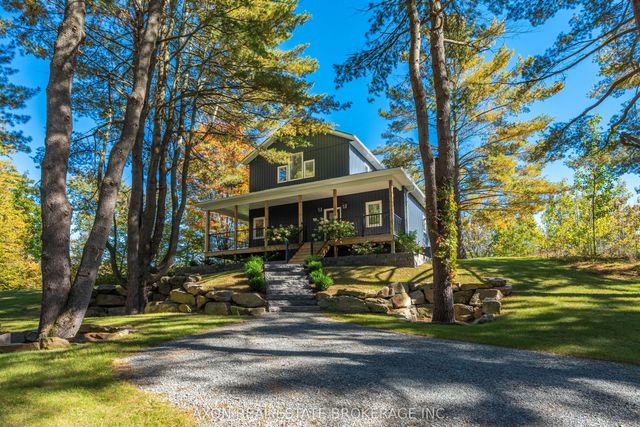 1022 Briscoe Bay Lane, Frontenac