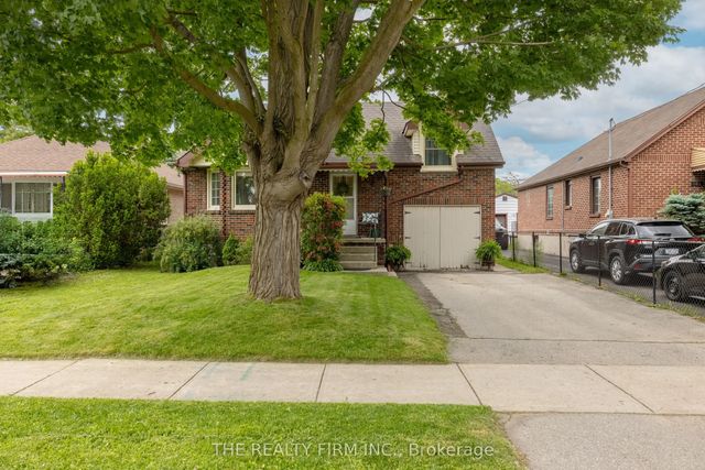 384 Spruce Street, London East