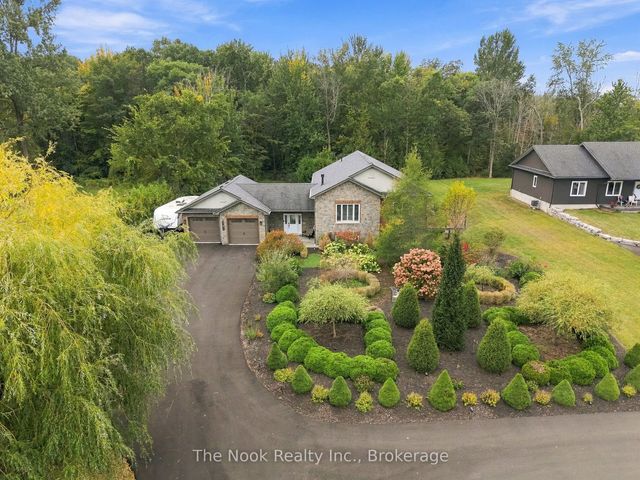 21611 Loyalist Parkway, Prince Edward County