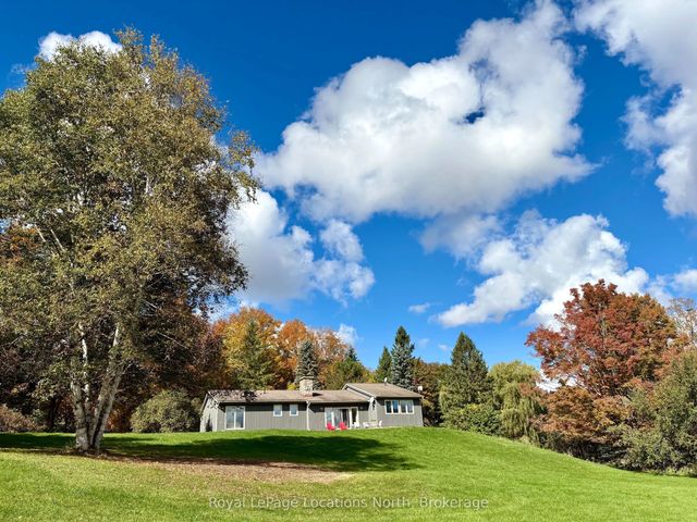 446070 Johnston's Side Road, Grey Highlands