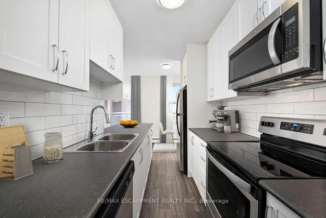 607 Heritage Drive 306, Waterloo