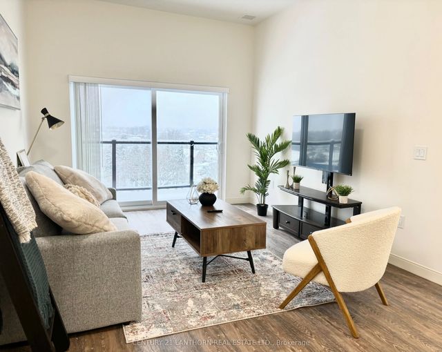 135 Station Street 405, Belleville