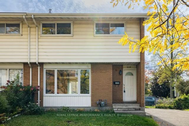 2258 Russell Road, Elmvale Acres and Area