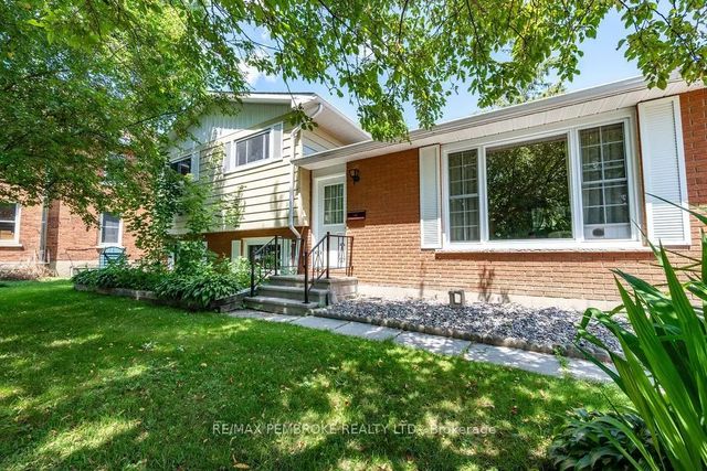 1656 Beachburg Road, Whitewater Region