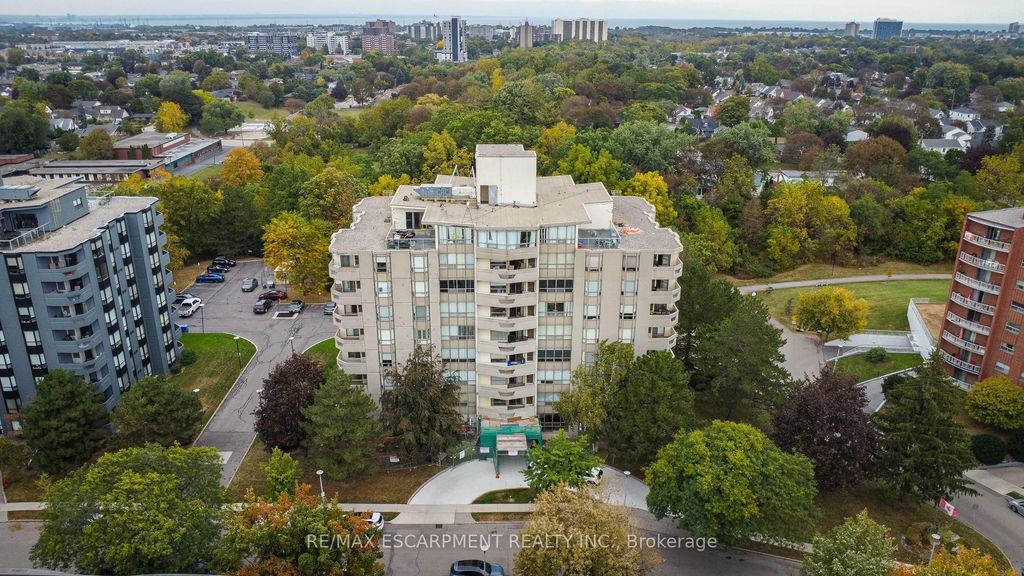 8 Village Green Boulevard 510, Hamilton