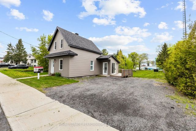 6 Spring Street, North Glengarry