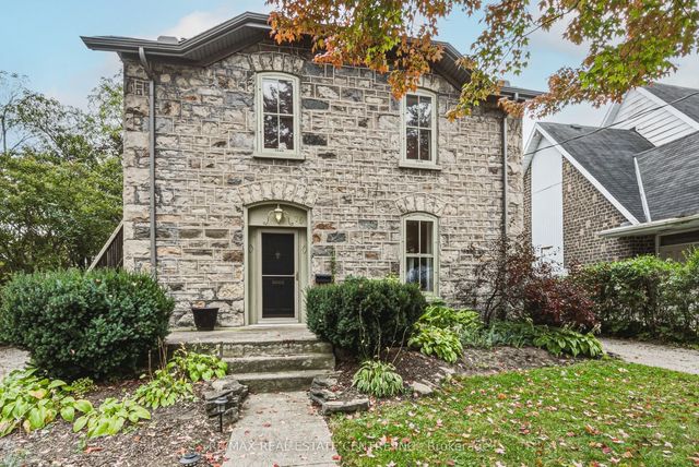 75 Pollock Avenue, Cambridge