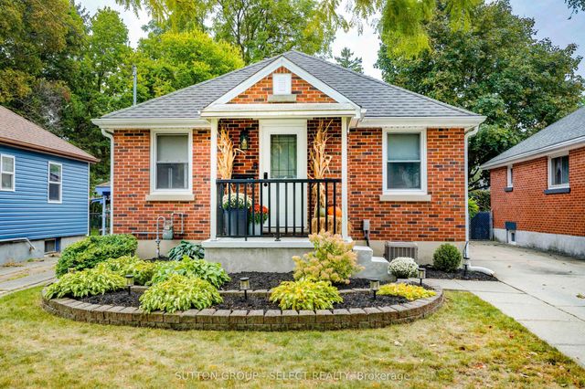 83 Eastman Avenue, London East
