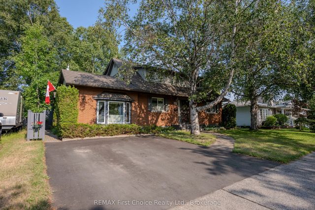 160 Whalen Street, Thunder Bay