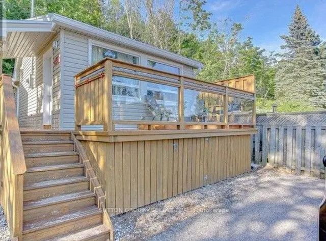 439 Edith Cavell Boulevard, Central Elgin