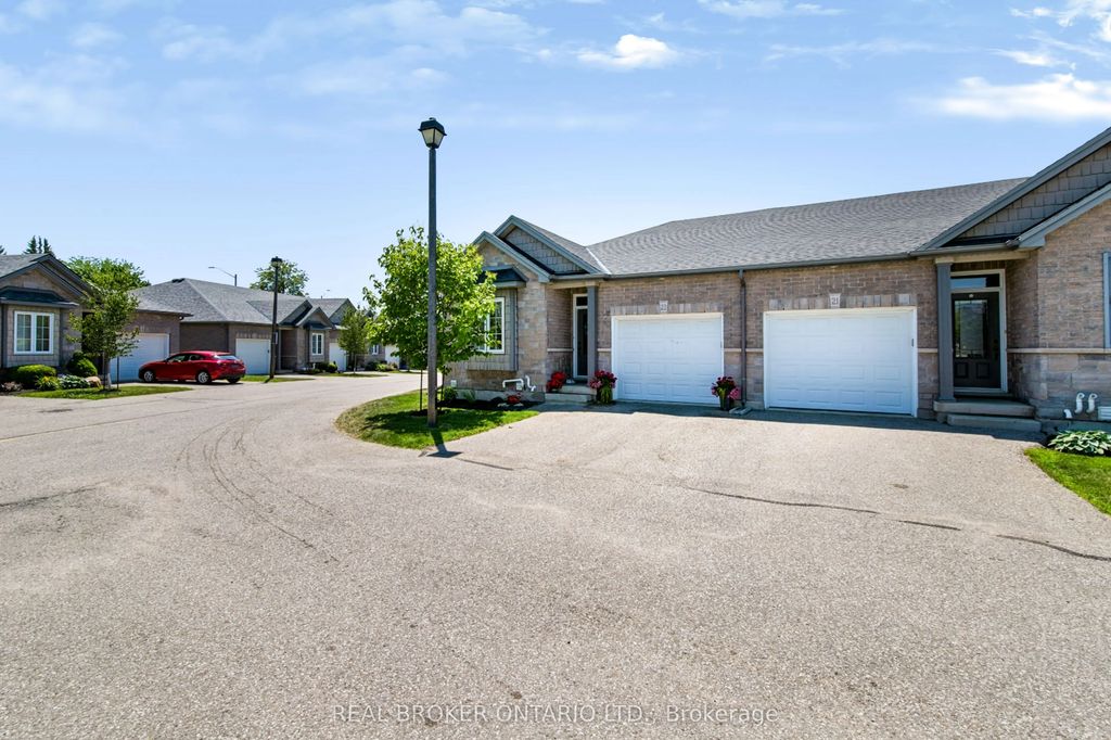 244 Dundas Street W 22, Brant