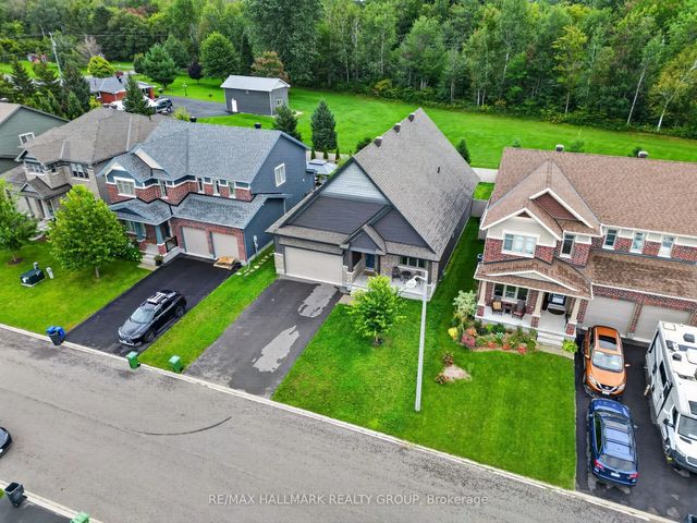 206 Pioneer Road, Russell