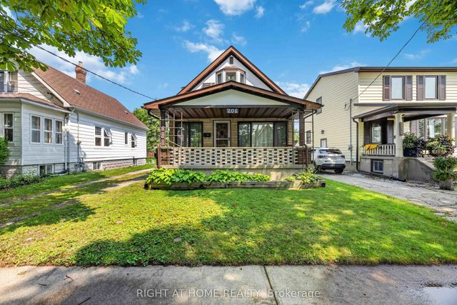 208 Ross Avenue, Sarnia