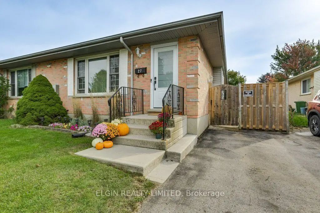 27 Carrie Crescent, St. Thomas