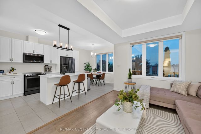 1740 Finley Crescent, London North