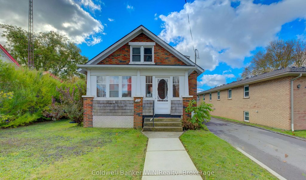 160 Queen Street E, Wellington North