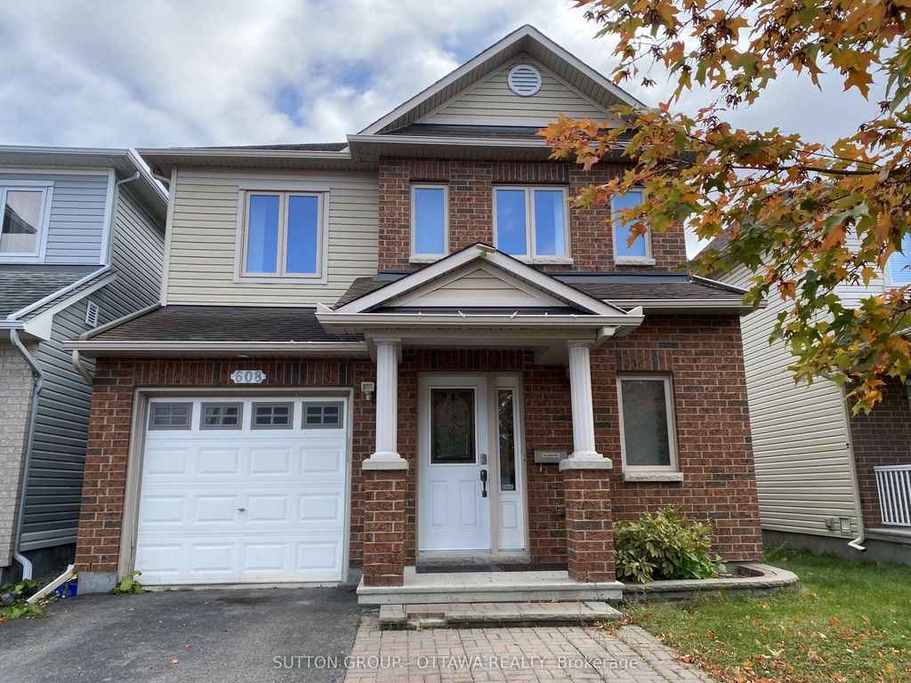 608 Clearbrook Drive, Barrhaven
