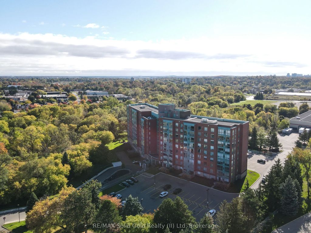 55 Blue Springs Drive Ph12, Waterloo