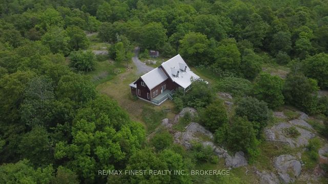 1146 Fourth Lake Road, Frontenac