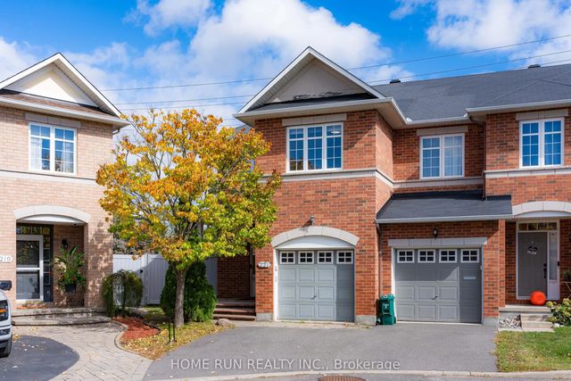 221 Royal Gala Private, Cyrville - Carson Grove - Pineview