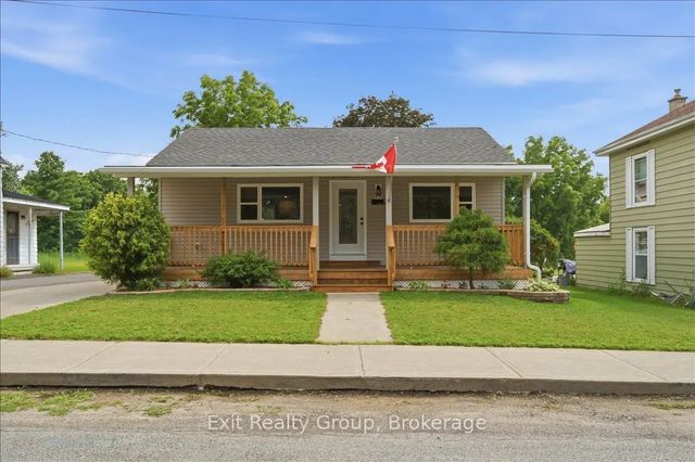 8 Albert Street, Prince Edward County