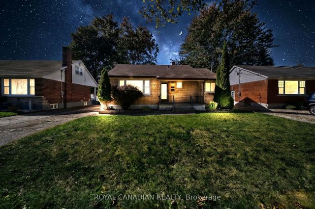 457 Dumfries Avenue, Kitchener